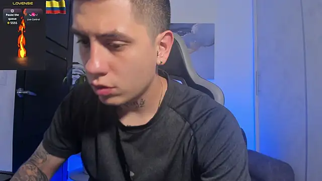 Yeiko Romero  online show from November 2025 08:23:02 PM