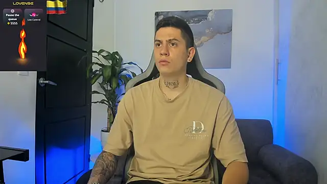 Yeiko Romero  online show from November 2025 08:45:02 PM