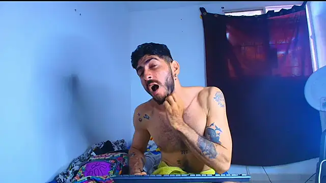 Thomass00 online show from February 2026 03:46:02 PM