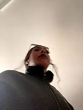 TIFFANYYSTAR online show from October 2025 07:38:02 PM