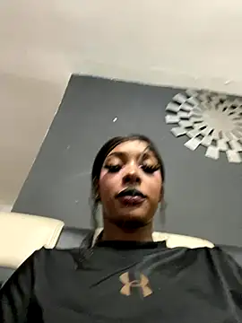 TIFFANYYSTAR online show from October 2025 01:00:01 PM