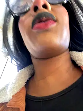 TIFFANYYSTAR online show from December 2025 12:37:01 PM