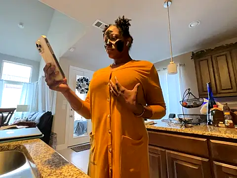 wynterheat online show from November 2025 10:21:02 PM