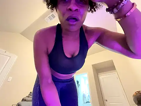 wynterheat online show from December 2025 02:12:01 AM