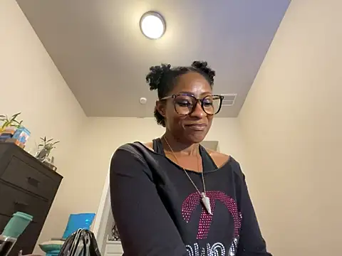 wynterheat online show from October 2025 06:23:02 AM