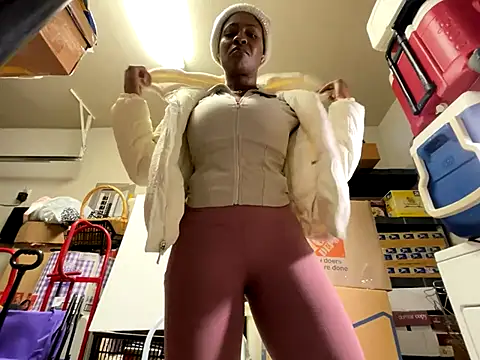 Snapshot of wynterheat chatting on December 2025 07:40:01 AM wynterheat online show from December 2025 07:40:01 AM