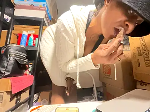 wynterheat online show from November 2025 05:13:01 PM