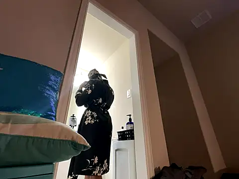 wynterheat online show from October 2025 01:19:02 AM