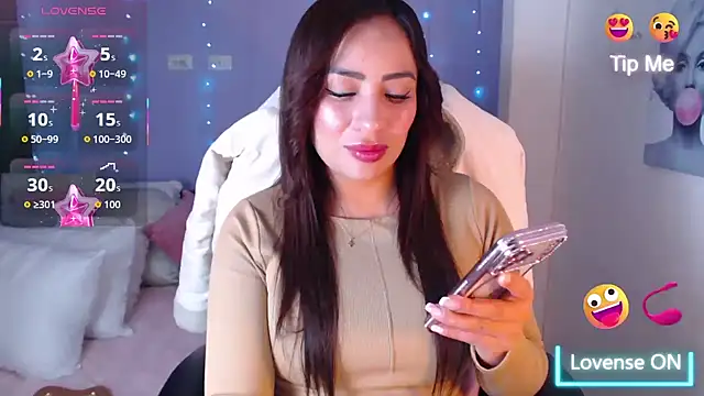 Snapshot of Paulina_627 chatting on February 2026 05:01:02 PM Paulina 627 online show from February 2026 05:01:02 PM