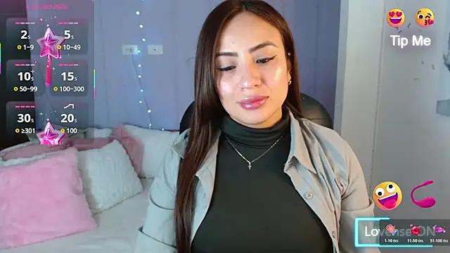 Snapshot of Paulina_627 chatting on November 2025 03:48:02 PM Paulina 627 online show from November 2025 03:48:02 PM