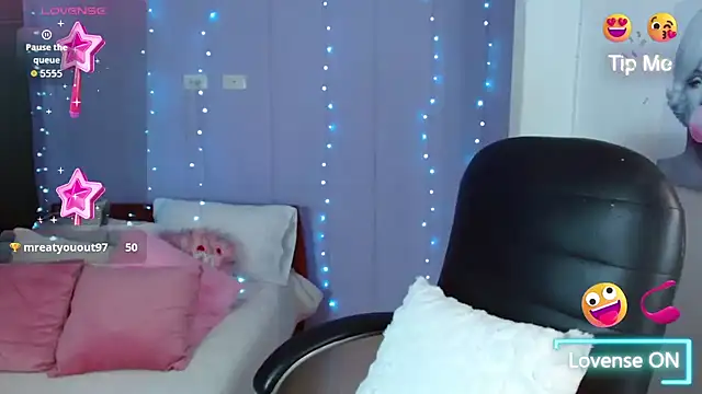 Snapshot of Paulina_627 chatting on October 2025 04:08:01 PM Paulina 627 online show from October 2025 04:08:01 PM