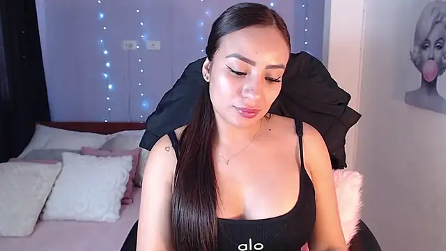 Snapshot of Paulina_627 chatting on January 2026 05:19:02 PM Paulina 627 online show from January 2026 05:19:02 PM