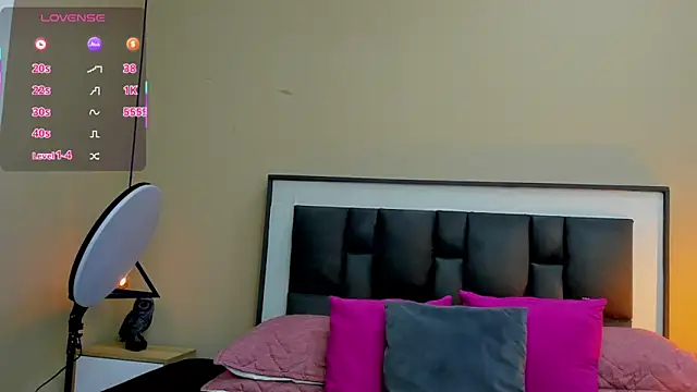 Ayla martinez online show from September 2025 02:07:02 AM