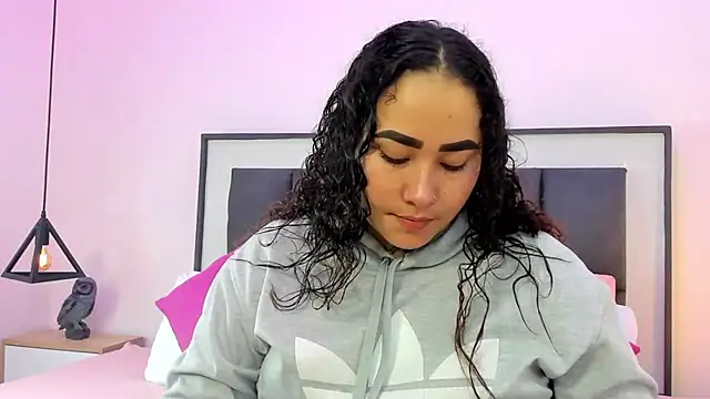 Ayla martinez online show from October 2025 02:02:01 AM