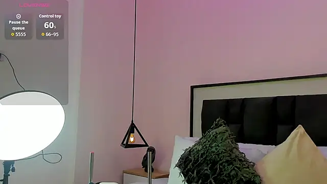Ayla martinez online show from October 2025 02:02:01 AM