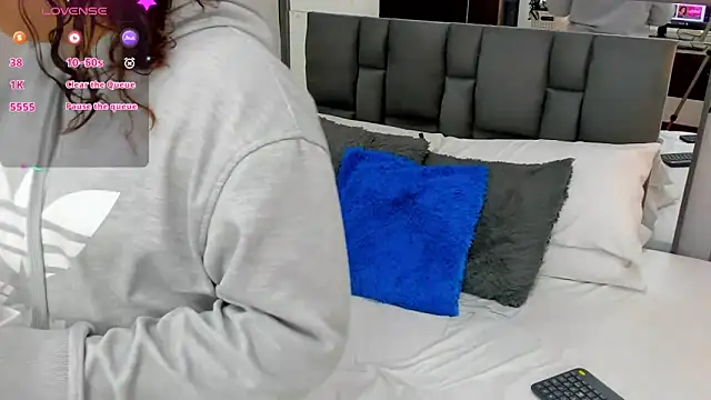 Ayla martinez online show from February 2025 02:03:02 AM