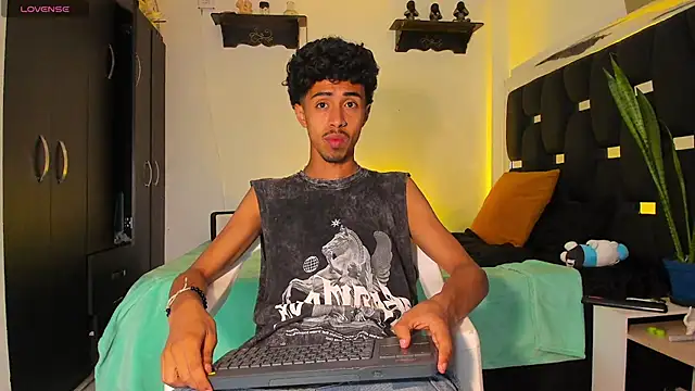 RyanRizzo online show from March 2025 11:06:01 PM