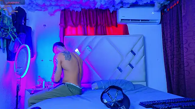 Rich boy01 online show from May 2026 03:40:01 PM