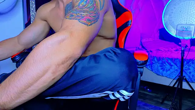 Rich boy01 online show from February 2026 03:24:01 PM