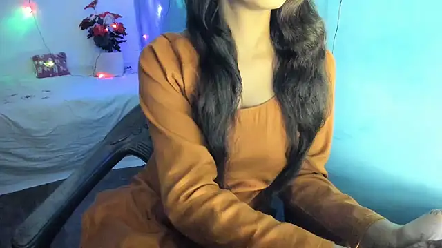 aarjulove online show from November 2025 02:43:02 PM