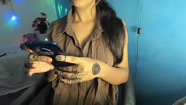 aarjulove online show from November 2025 02:32:01 PM