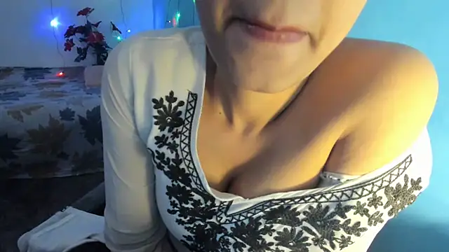 aarjulove online show from November 2025 07:12:01 AM