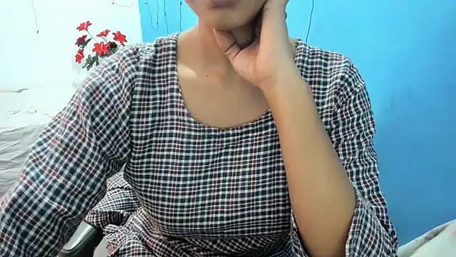 aarjulove online show from November 2025 05:18:02 AM