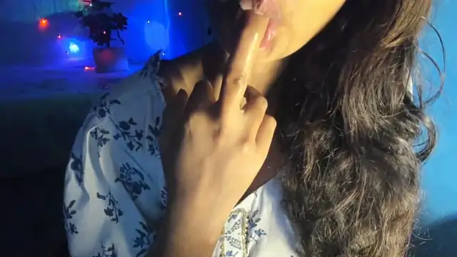 aarjulove online show from October 2025 08:43:02 PM