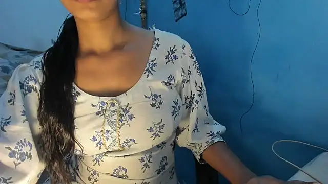 aarjulove online show from March 2026 05:07:01 PM