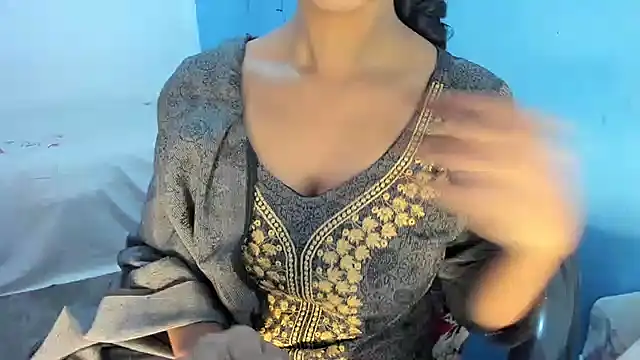 aarjulove online show from January 2026 10:30:02 AM