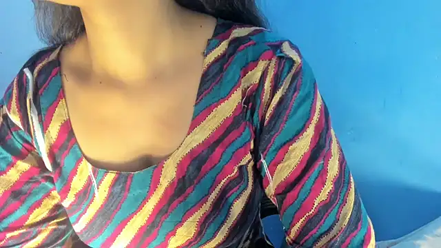 aarjulove online show from April 2026 11:24:02 AM