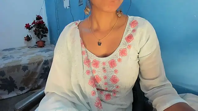 aarjulove online show from April 2026 07:16:02 AM