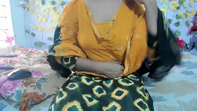 Snapshot of aarjulove chatting on April 2026 10:55:01 AM aarjulove online show from April 2026 10:55:01 AM