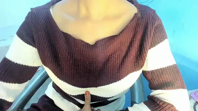 aarjulove online show from December 2025 12:20:02 PM