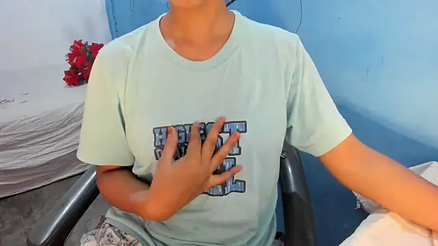 aarjulove online show from March 2026 02:20:02 PM