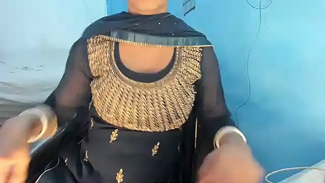 aarjulove online show from March 2026 03:45:01 PM