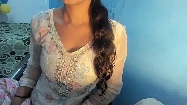 aarjulove online show from February 2026 03:53:01 PM