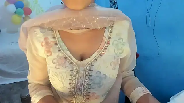 aarjulove online show from February 2026 10:34:02 AM