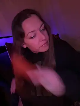 Snapshot of SummerV91 chatting on February 2026 04:32:01 AM SummerV91 online show from February 2026 04:32:01 AM