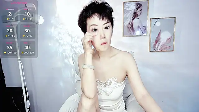 Snapshot of 9ering-Er chatting on November 2025 09:40:02 PM 9ering-Er online show from November 2025 09:40:02 PM