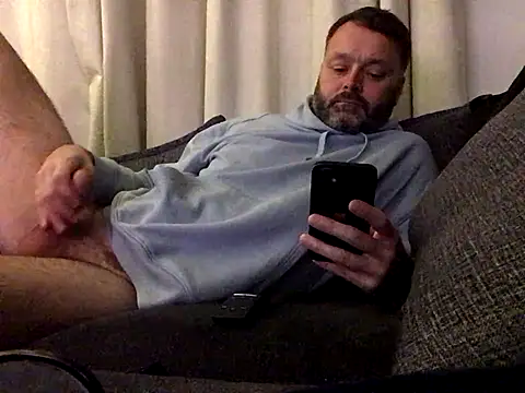 TallBoy2810 online show from November 2025 10:26:01 PM