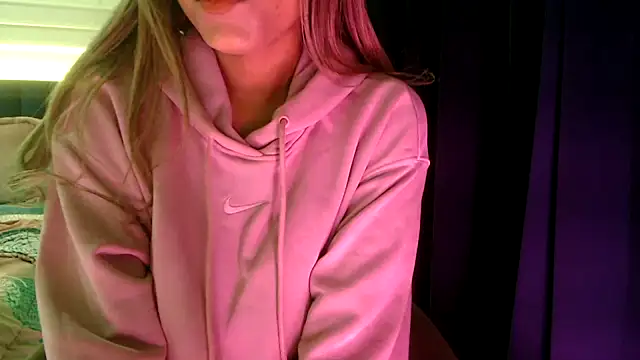 Snapshot of chhui_mui chatting on November 2025 06:24:02 PM chhui mui online show from November 2025 06:24:02 PM