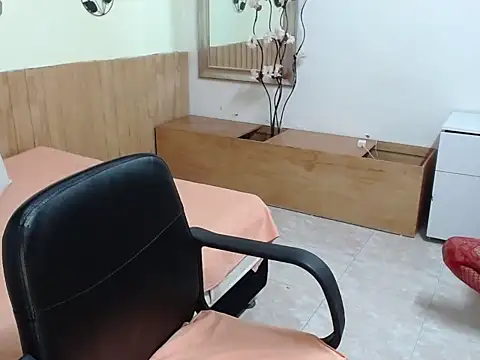 Snapshot of Suxxxy_ chatting on October 2025 01:43:02 PM Suxxxy online show from October 2025 01:43:02 PM