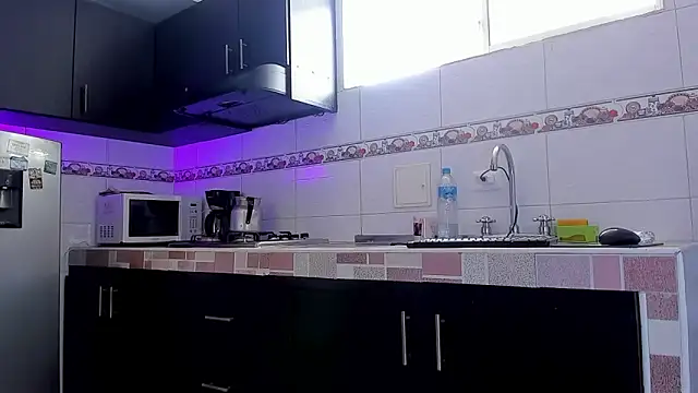 Emma-evans online show from October 2025 02:46:01 PM