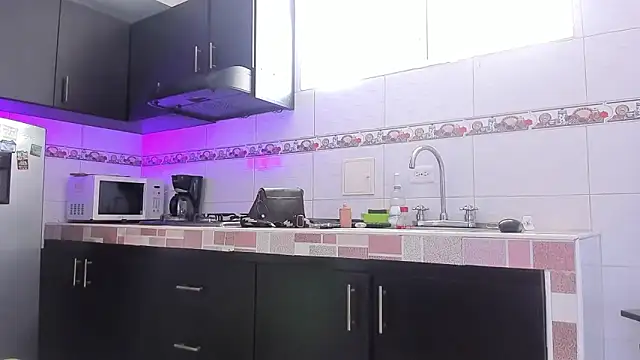 Emma-evans online show from November 2025 02:18:01 PM