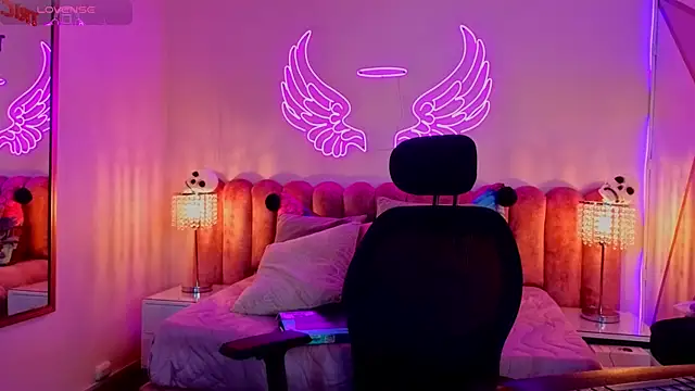 Snapshot of _scarletmoore chatting on October 2025 01:23:02 PM scarletmoore online show from October 2025 01:23:02 PM