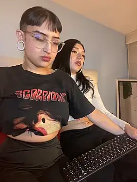 Zowi Hottiee online show from March 2025 02:48:01 AM