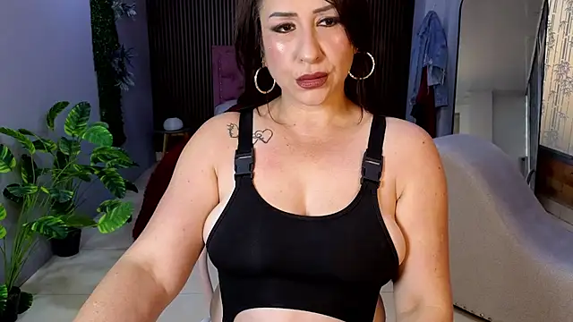 camil milfdream online show from July 2026 11:32:01 AM