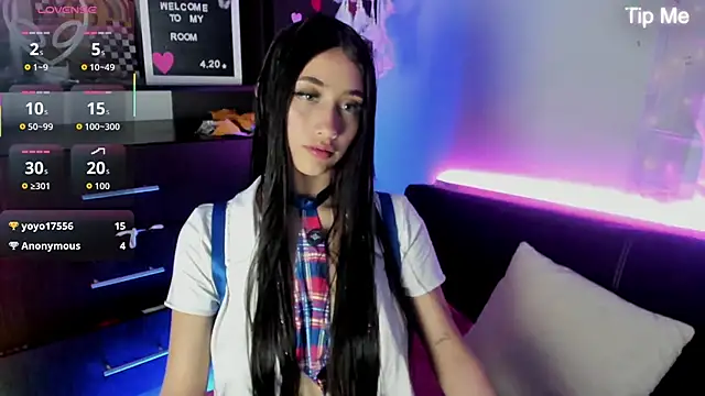 Emilytafur online show from February 2026 10:28:02 PM