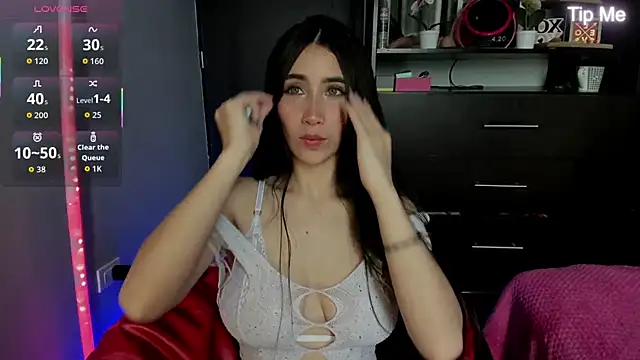 Emilytafur online show from March 2026 05:14:02 PM